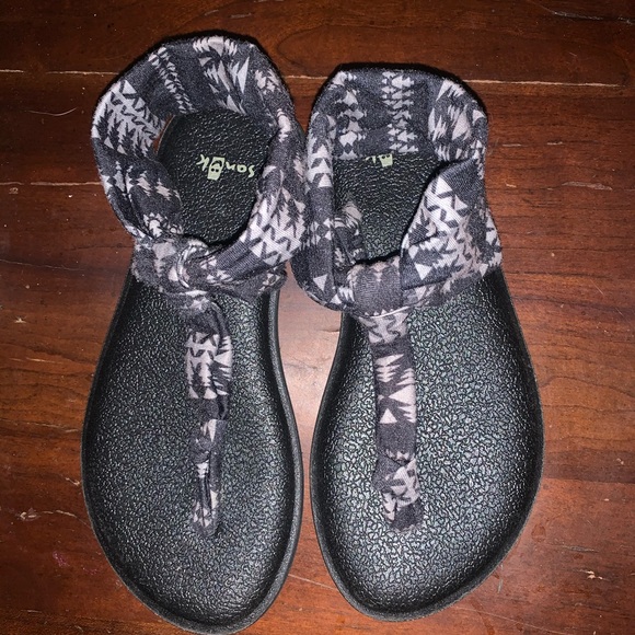 Girls Sanuk yoga sling sandals size 13/1 - Picture 1 of 4